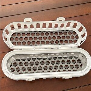 Bottle nipple holder for dishwasher